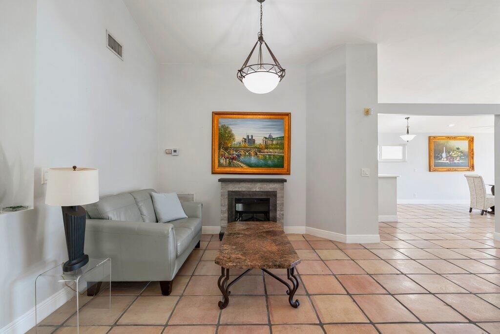 For Sale: $508,886 (3 beds, 2 baths, 2374 Square Feet)