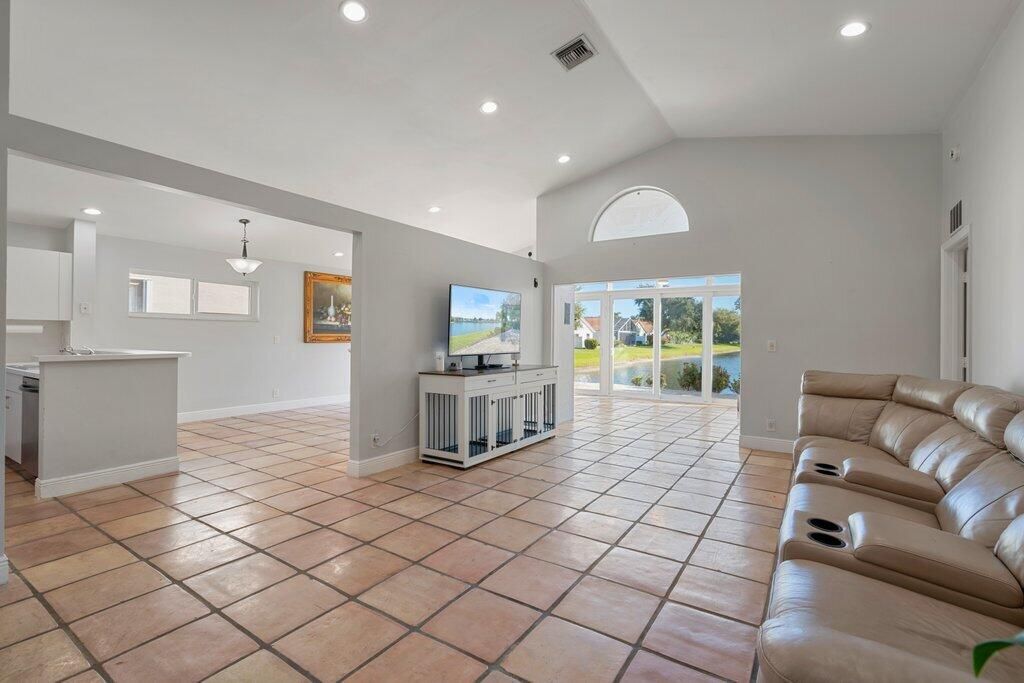 For Sale: $508,886 (3 beds, 2 baths, 2374 Square Feet)