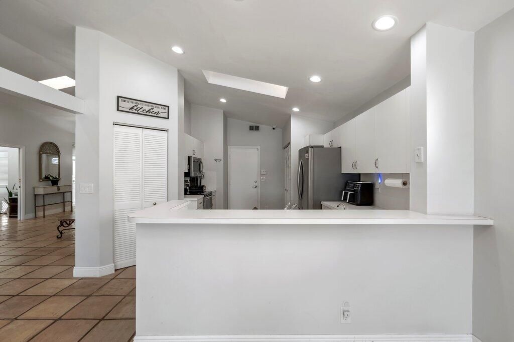 For Sale: $508,886 (3 beds, 2 baths, 2374 Square Feet)