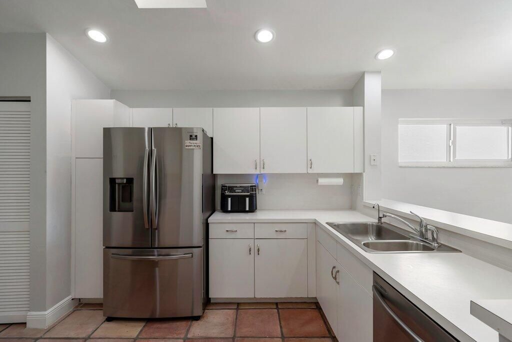 For Sale: $508,886 (3 beds, 2 baths, 2374 Square Feet)