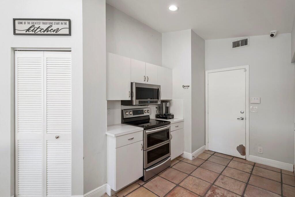 For Sale: $508,886 (3 beds, 2 baths, 2374 Square Feet)