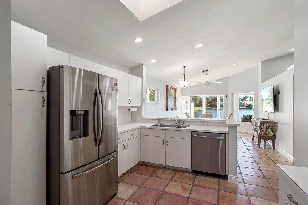 For Sale: $508,886 (3 beds, 2 baths, 2374 Square Feet)