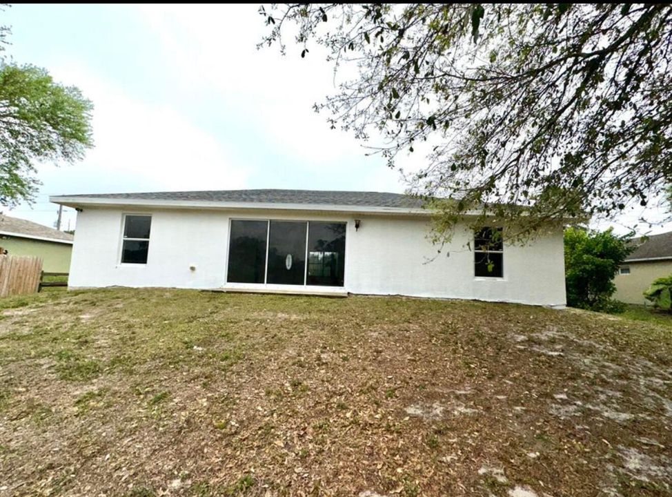 En Renta: $2,300 (3 camas, 2 baños, 1408 Pies cuadrados)