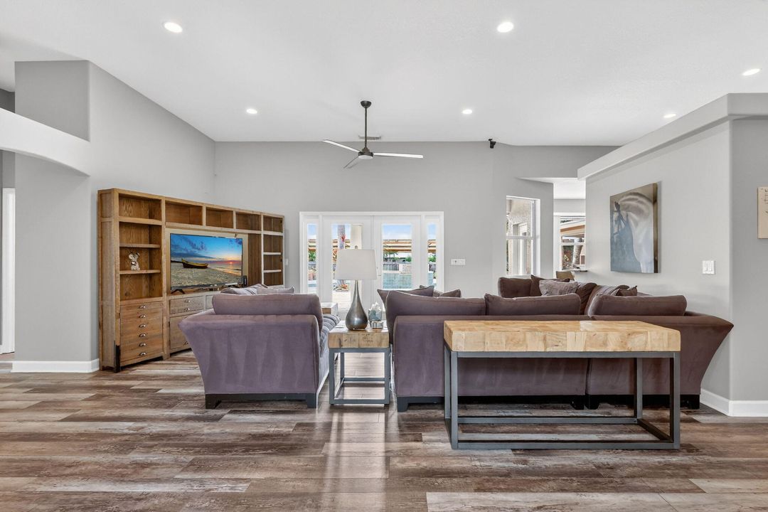 待售: $3,995,000 (3 贝兹, 2 浴室, 2288 平方英尺)