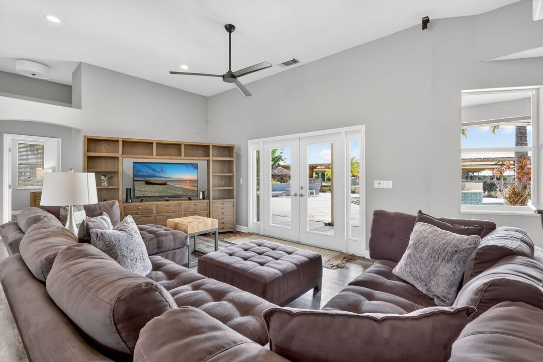 待售: $3,995,000 (3 贝兹, 2 浴室, 2288 平方英尺)