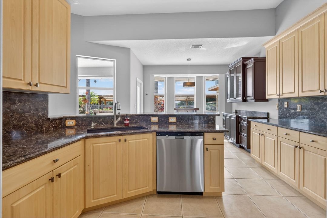 待售: $3,995,000 (3 贝兹, 2 浴室, 2288 平方英尺)