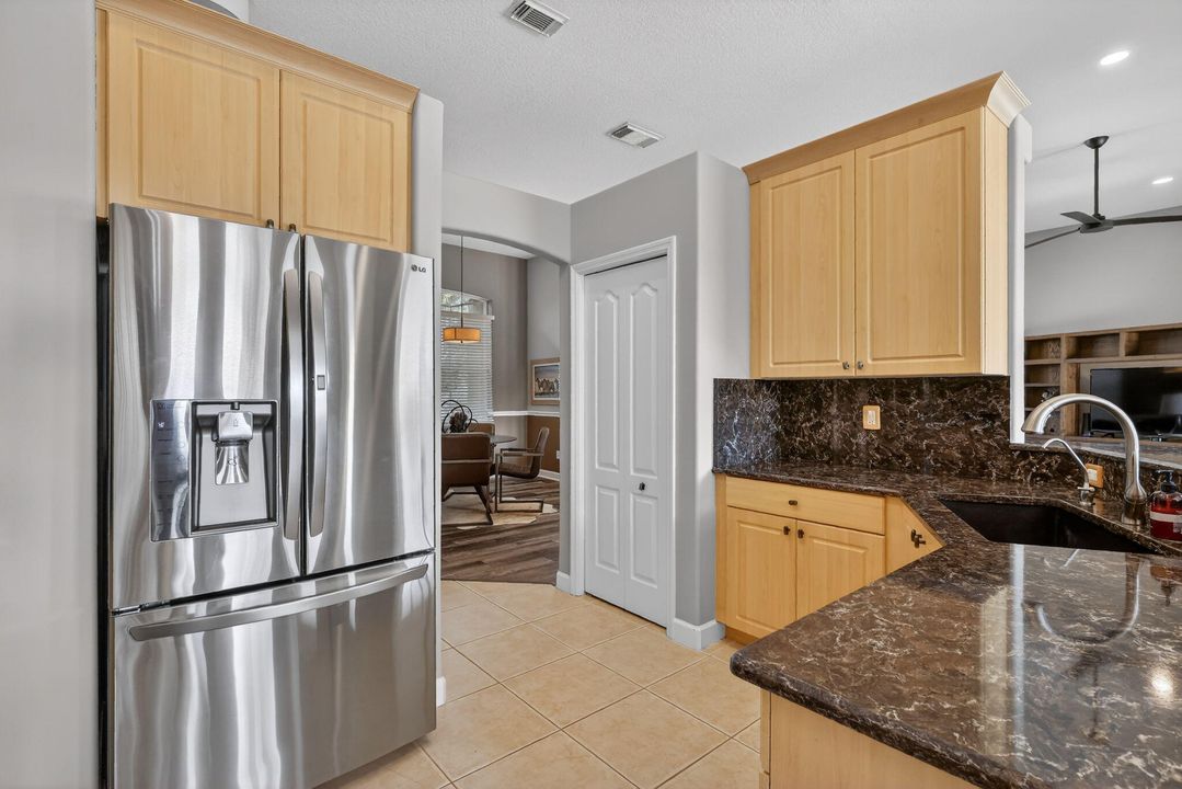 待售: $3,995,000 (3 贝兹, 2 浴室, 2288 平方英尺)