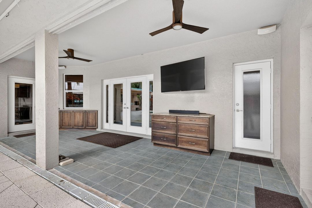 待售: $3,995,000 (3 贝兹, 2 浴室, 2288 平方英尺)