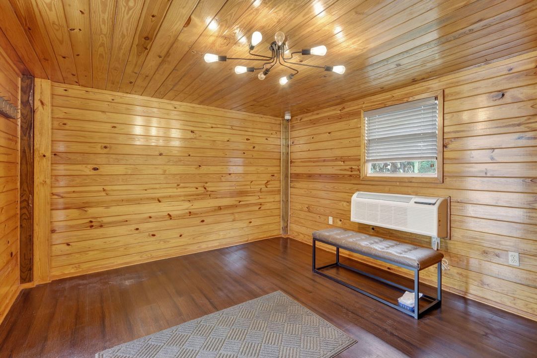 待售: $3,995,000 (3 贝兹, 2 浴室, 2288 平方英尺)