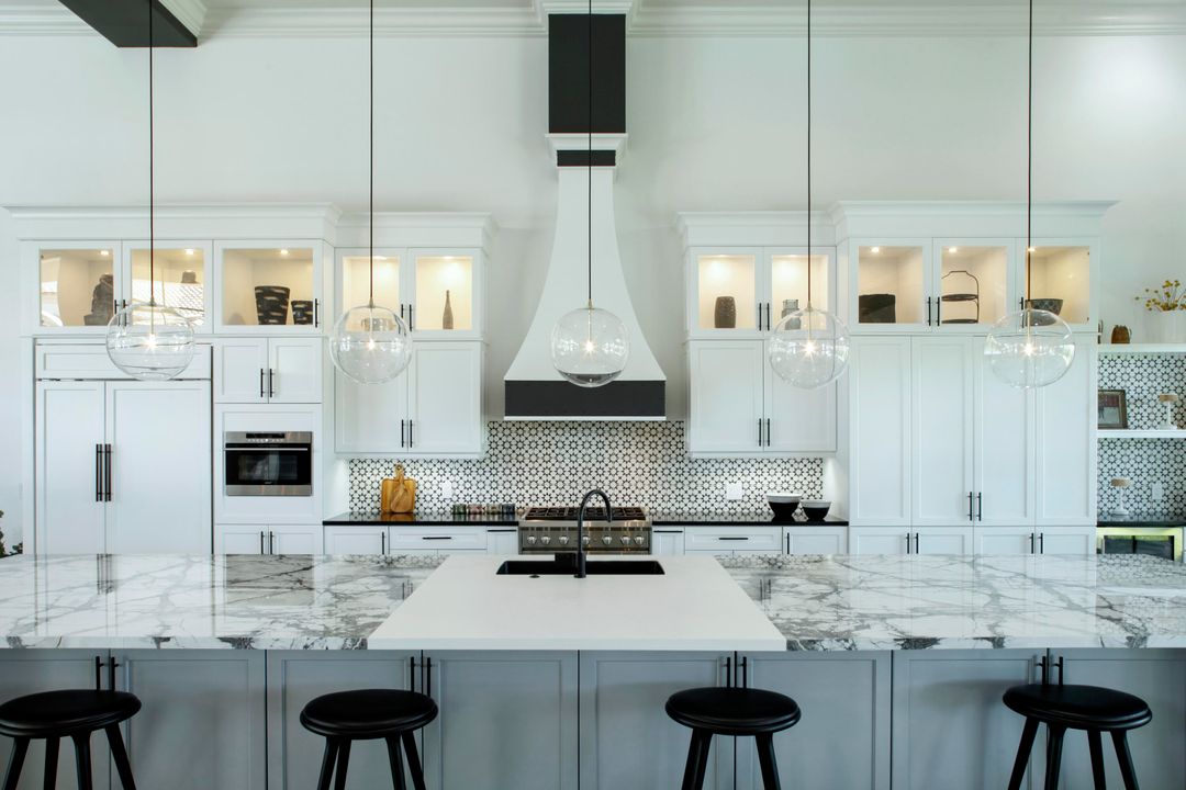 出租: $30,000 (4 贝兹, 4 浴室, 4129 平方英尺)