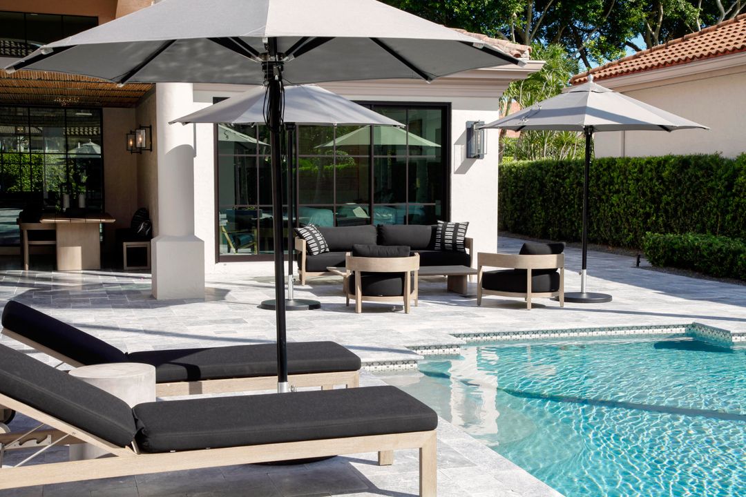 出租: $30,000 (4 贝兹, 4 浴室, 4129 平方英尺)