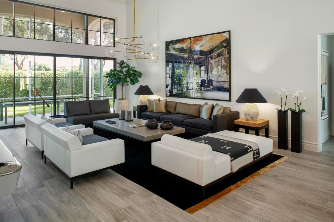 出租: $30,000 (4 贝兹, 4 浴室, 4129 平方英尺)