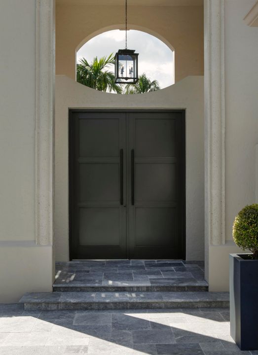 出租: $30,000 (4 贝兹, 4 浴室, 4129 平方英尺)