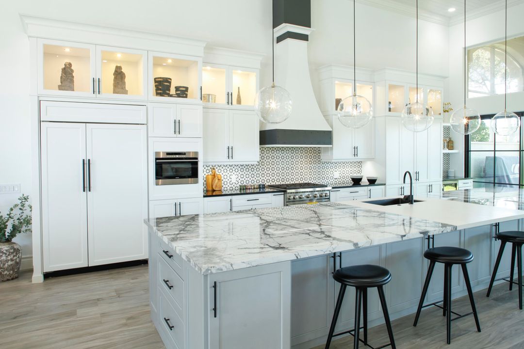 出租: $30,000 (4 贝兹, 4 浴室, 4129 平方英尺)