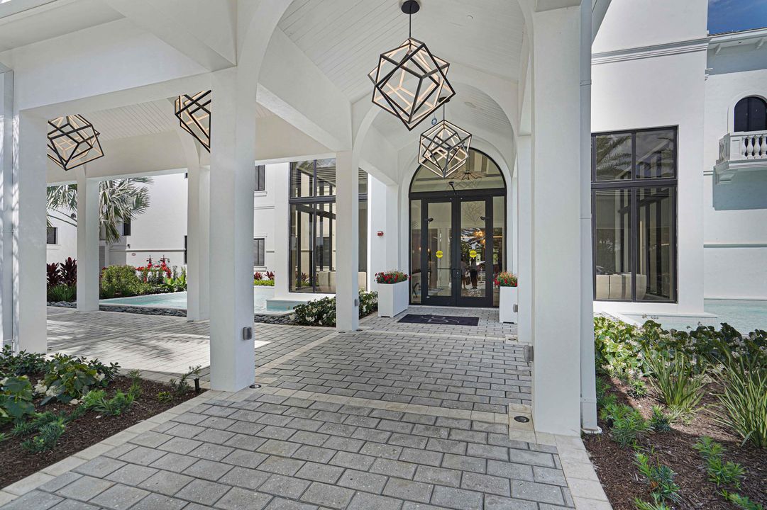 出租: $30,000 (4 贝兹, 4 浴室, 4129 平方英尺)