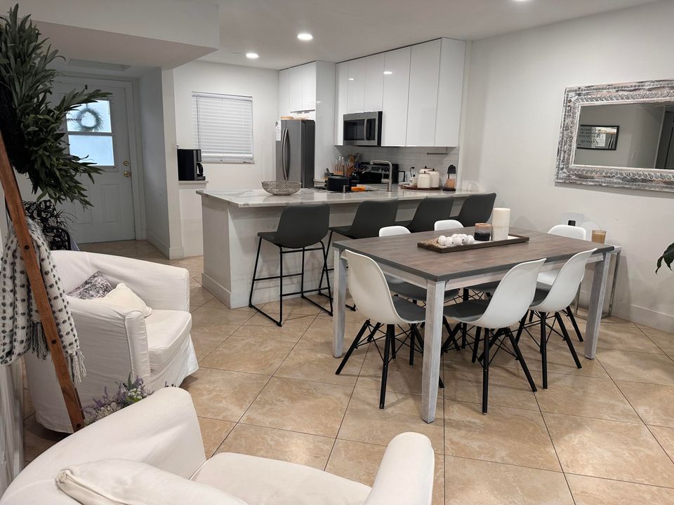 En Venta: $260,000 (2 camas, 2 baños, 1023 Pies cuadrados)