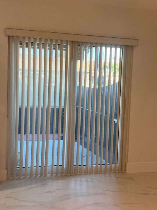 For Rent: $2,500 (2 beds, 1 baths, 986 Square Feet)