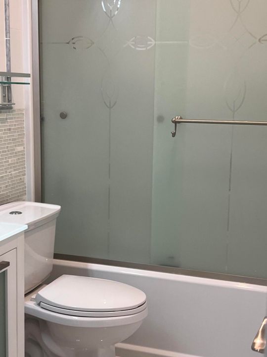 For Rent: $2,500 (2 beds, 1 baths, 986 Square Feet)