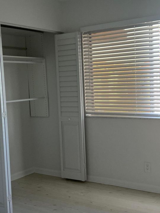 For Rent: $2,500 (2 beds, 1 baths, 986 Square Feet)