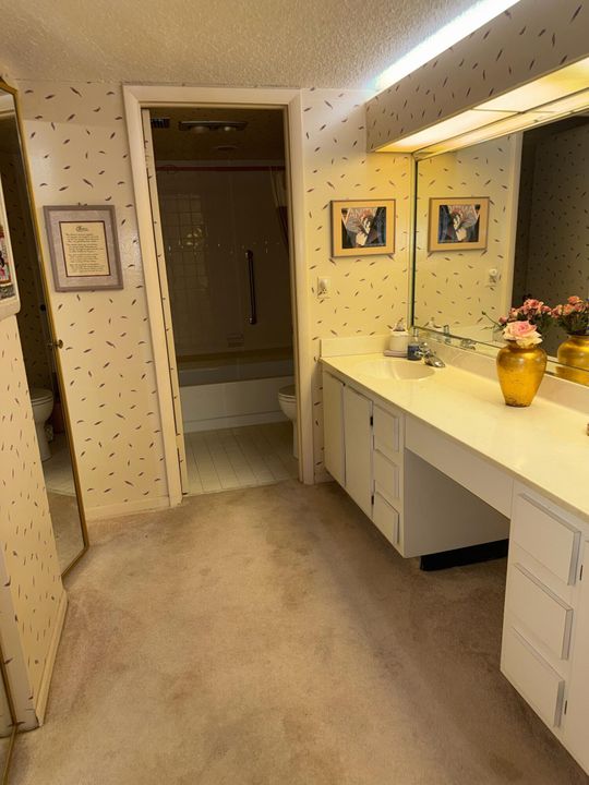 For Sale: $169,000 (2 beds, 2 baths, 1205 Square Feet)