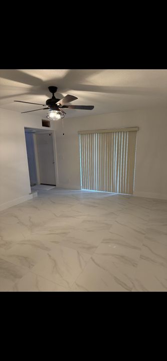 For Rent: $2,500 (2 beds, 1 baths, 986 Square Feet)