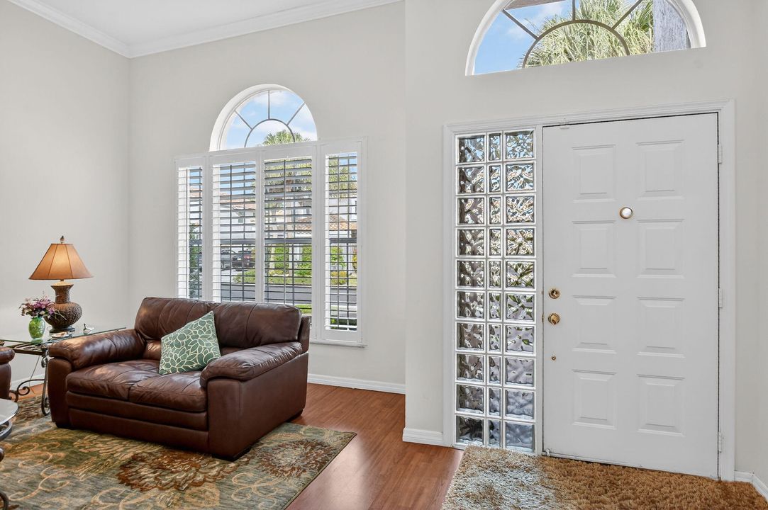 En Venta: $760,000 (3 camas, 2 baños, 2142 Pies cuadrados)