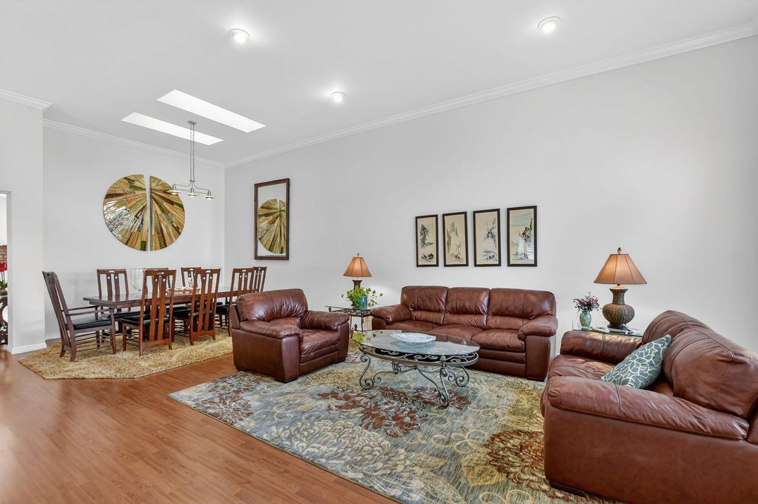 En Venta: $760,000 (3 camas, 2 baños, 2142 Pies cuadrados)