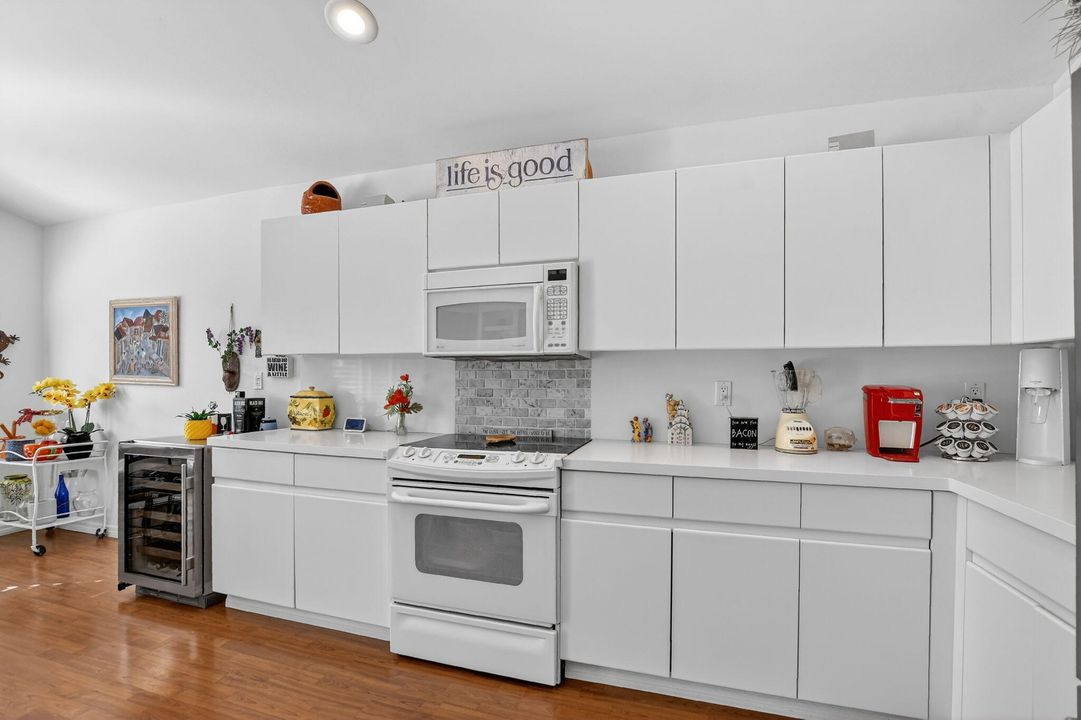 En Venta: $760,000 (3 camas, 2 baños, 2142 Pies cuadrados)