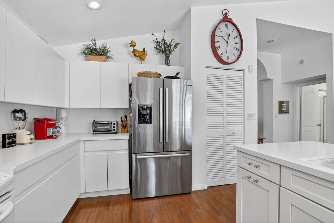 En Venta: $760,000 (3 camas, 2 baños, 2142 Pies cuadrados)