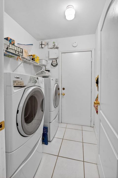 En Venta: $760,000 (3 camas, 2 baños, 2142 Pies cuadrados)