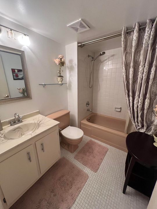 For Sale: $160,000 (2 beds, 2 baths, 1060 Square Feet)