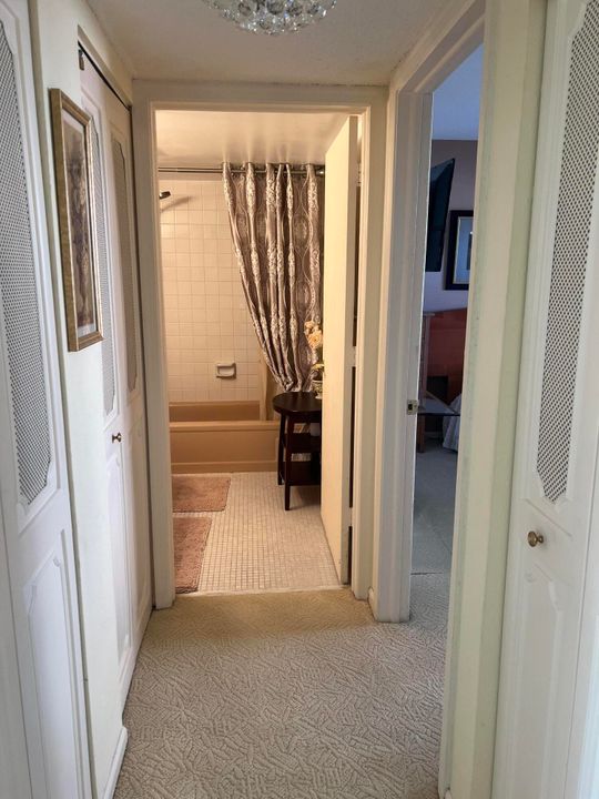 For Sale: $160,000 (2 beds, 2 baths, 1060 Square Feet)