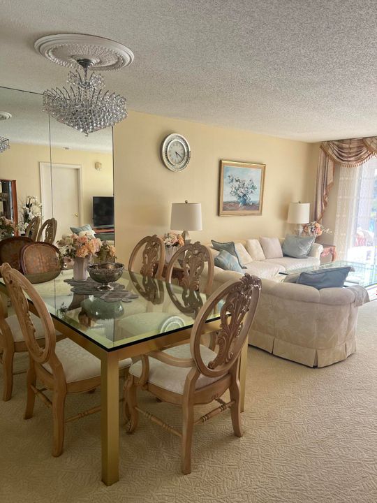 For Sale: $160,000 (2 beds, 2 baths, 1060 Square Feet)