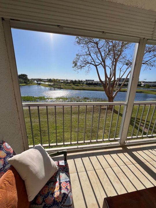 For Sale: $160,000 (2 beds, 2 baths, 1060 Square Feet)