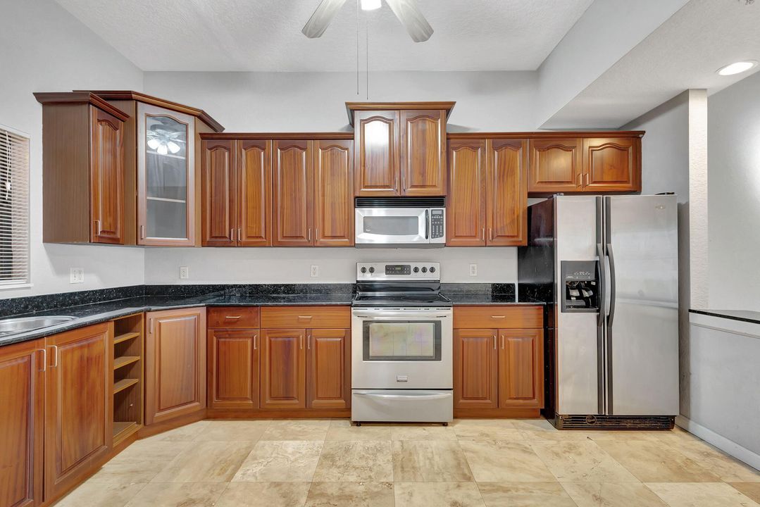 待售: $265,000 (3 贝兹, 2 浴室, 1552 平方英尺)