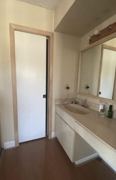 出租: $2,200 (2 贝兹, 2 浴室, 1218 平方英尺)