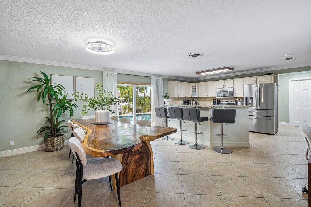 待售: $1,280,000 (3 贝兹, 2 浴室, 1752 平方英尺)