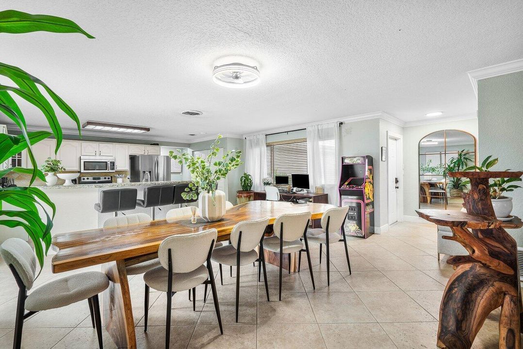 待售: $1,280,000 (3 贝兹, 2 浴室, 1752 平方英尺)