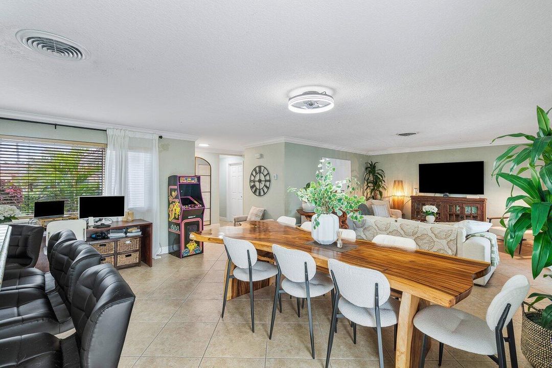 待售: $1,280,000 (3 贝兹, 2 浴室, 1752 平方英尺)