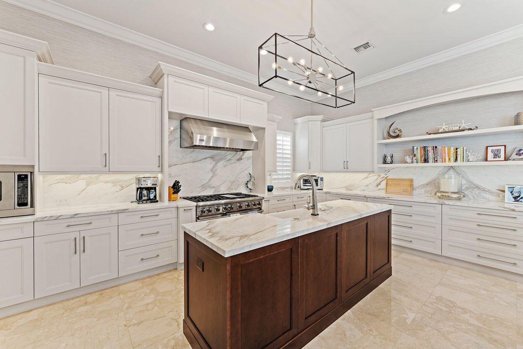 En Venta: $13,950,000 (4 camas, 3 baños, 5539 Pies cuadrados)