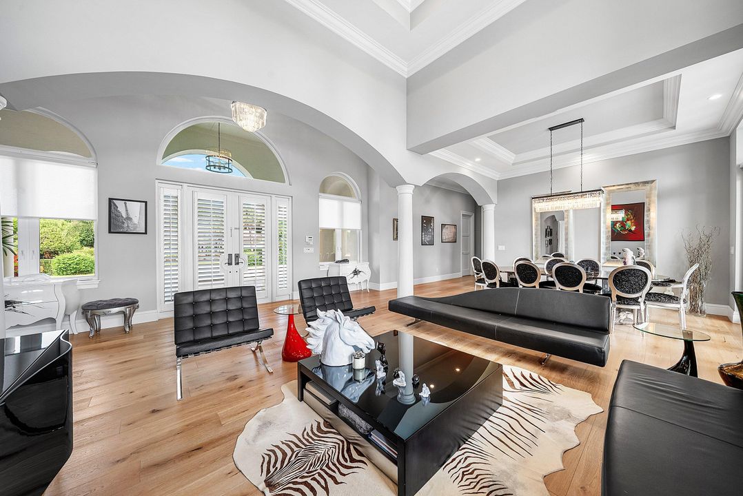 En Venta: $4,499,000 (6 camas, 6 baños, 5853 Pies cuadrados)