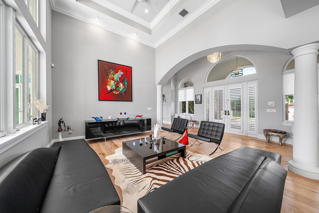 En Venta: $4,499,000 (6 camas, 6 baños, 5853 Pies cuadrados)