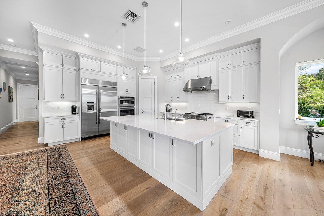 En Venta: $4,499,000 (6 camas, 6 baños, 5853 Pies cuadrados)