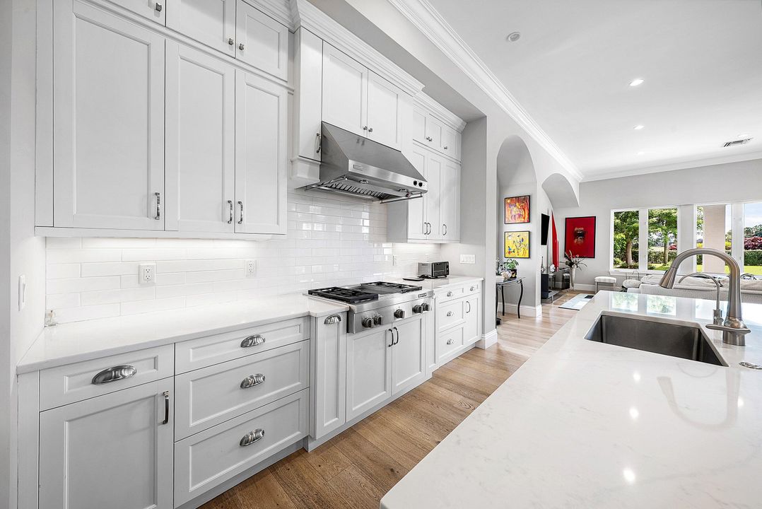 En Venta: $4,499,000 (6 camas, 6 baños, 5853 Pies cuadrados)