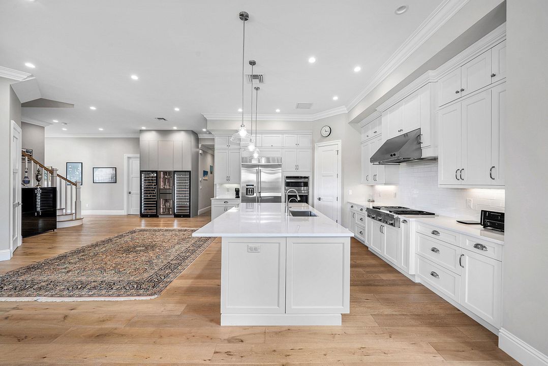 En Venta: $4,499,000 (6 camas, 6 baños, 5853 Pies cuadrados)