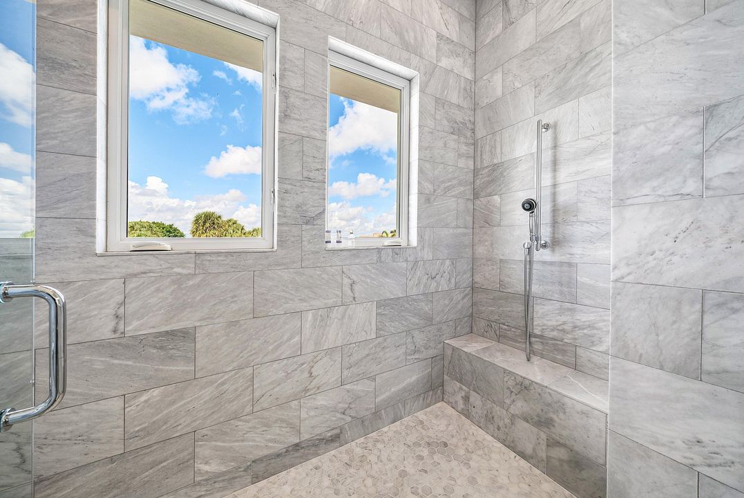 En Venta: $4,499,000 (6 camas, 6 baños, 5853 Pies cuadrados)