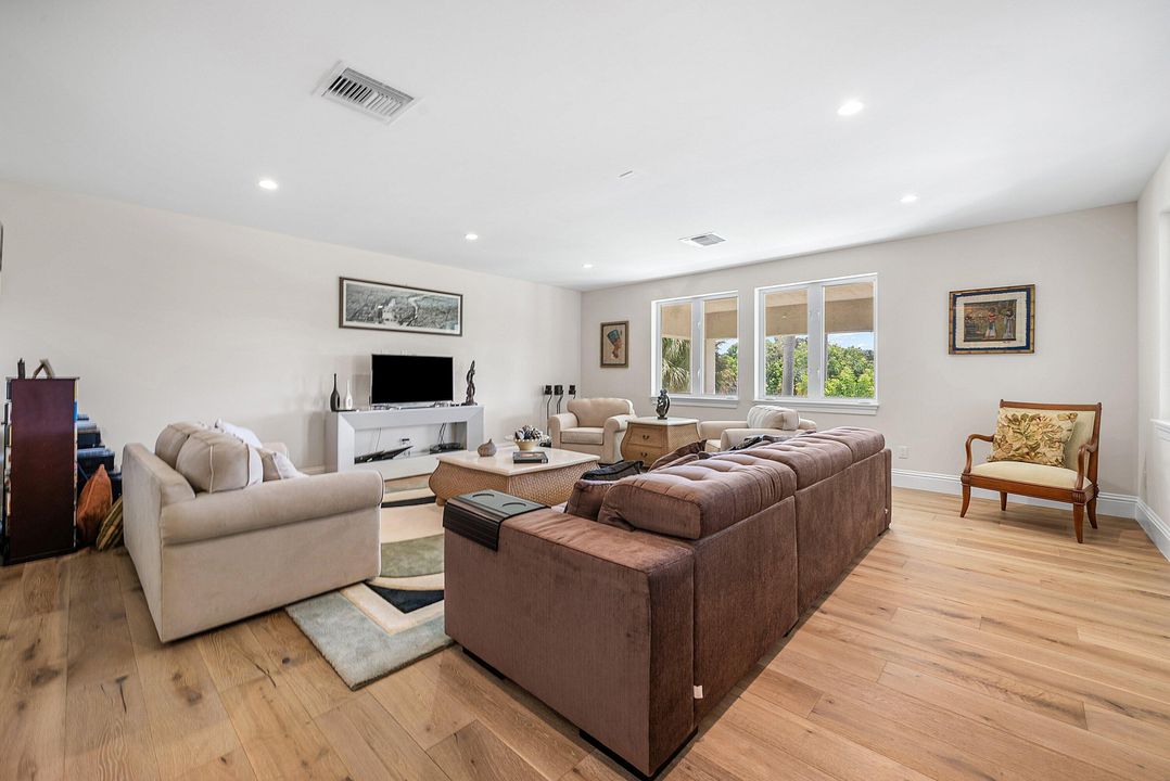 En Venta: $4,499,000 (6 camas, 6 baños, 5853 Pies cuadrados)