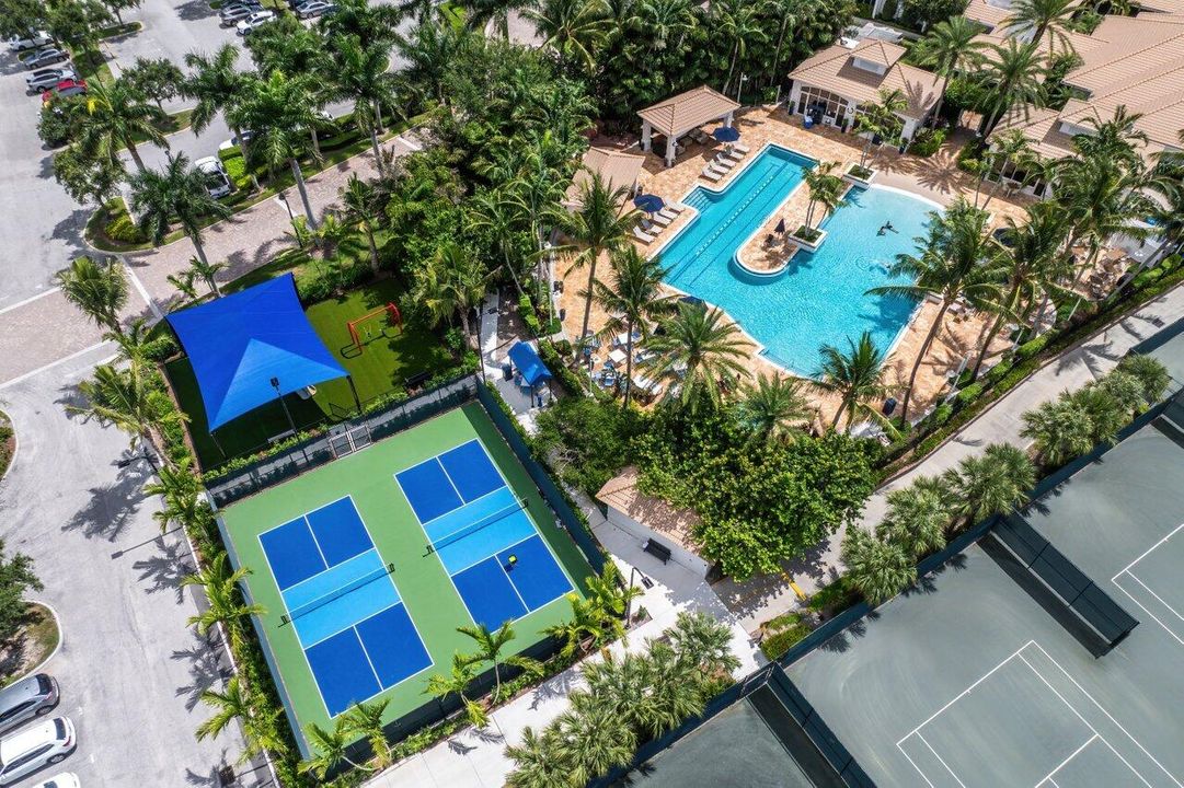 En Venta: $4,499,000 (6 camas, 6 baños, 5853 Pies cuadrados)