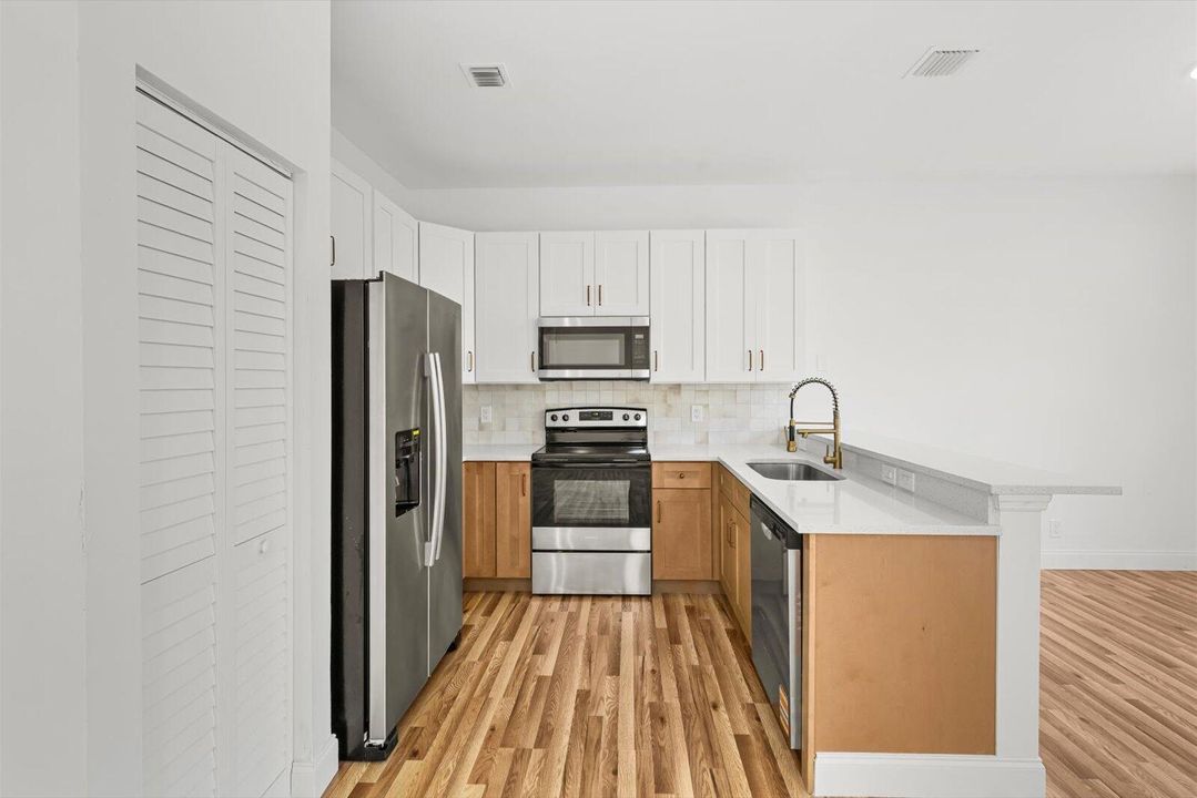 For Sale: $589,999 (4 beds, 2 baths, 2118 Square Feet)