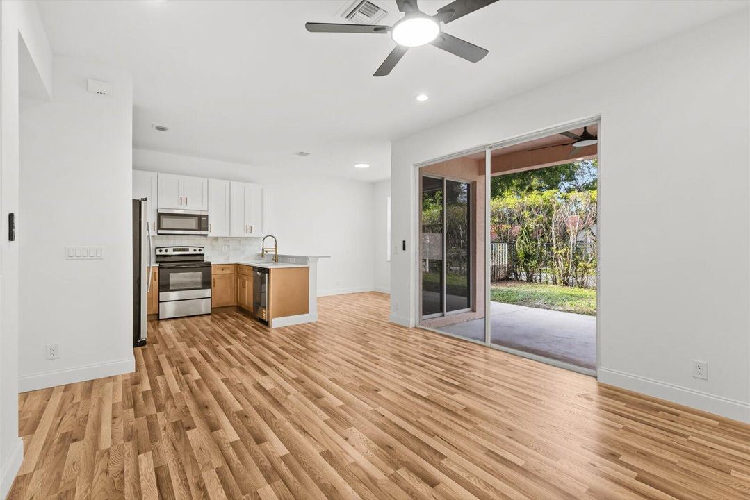 For Sale: $589,999 (4 beds, 2 baths, 2118 Square Feet)